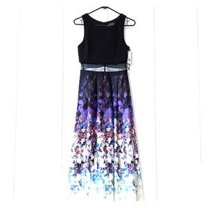 NWT Formal Dress Besty Adam Size 4